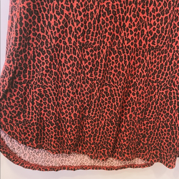 Red Leopard Tee - Picture 4 of 5